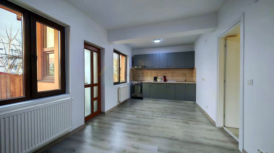 Vilă Individuală cu o curte generoasa zona Aparatorii Patriei - Poză 4