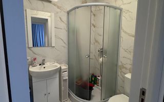 Vila modernă pe parter cu terasă închisă și pod pentru depozitare - Poză 9