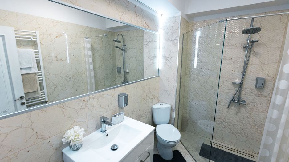 Apartament decomandat | Zona Palas | Vedere directa catre Palas - Poză 9