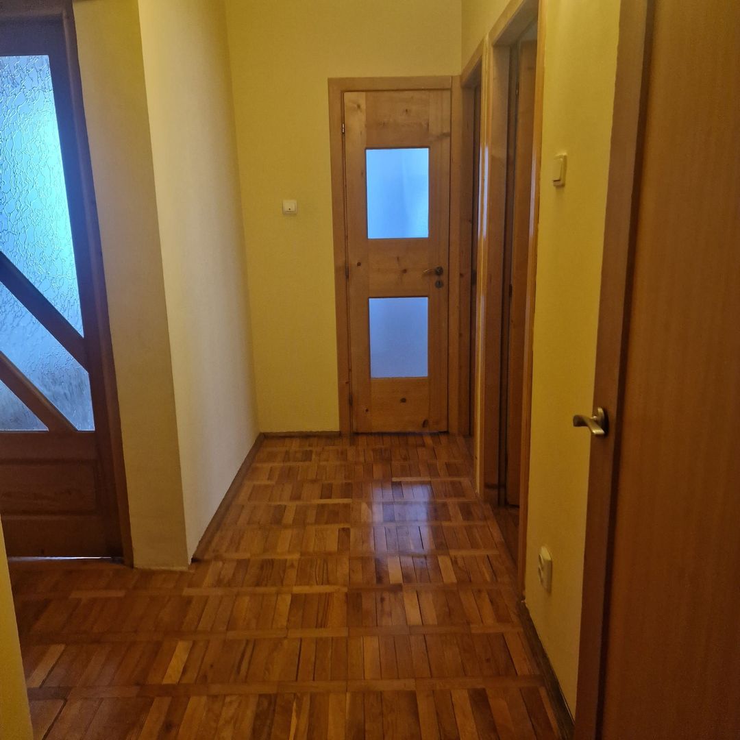 APARTAMENT4 CAMERE ZONA  SOARELUI LANGA SCOALA 30 - Poză 9
