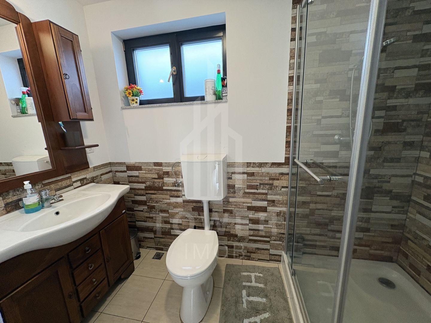 Casă de vânzare în Cisnădioara – 2 apartamente complet echipate - Poză 13