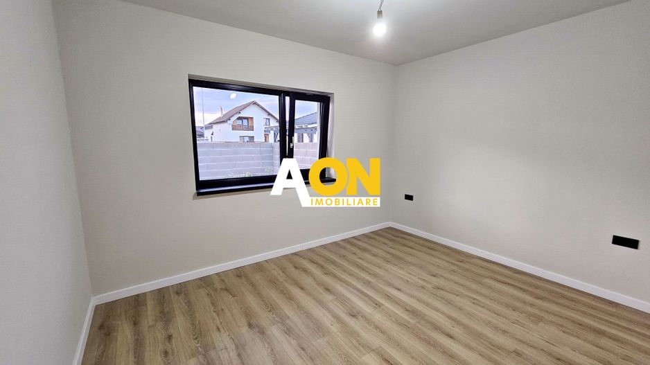 Casa 4 camere, 355 mp teren, gata de mutat, cartier Orizont - Poză 12