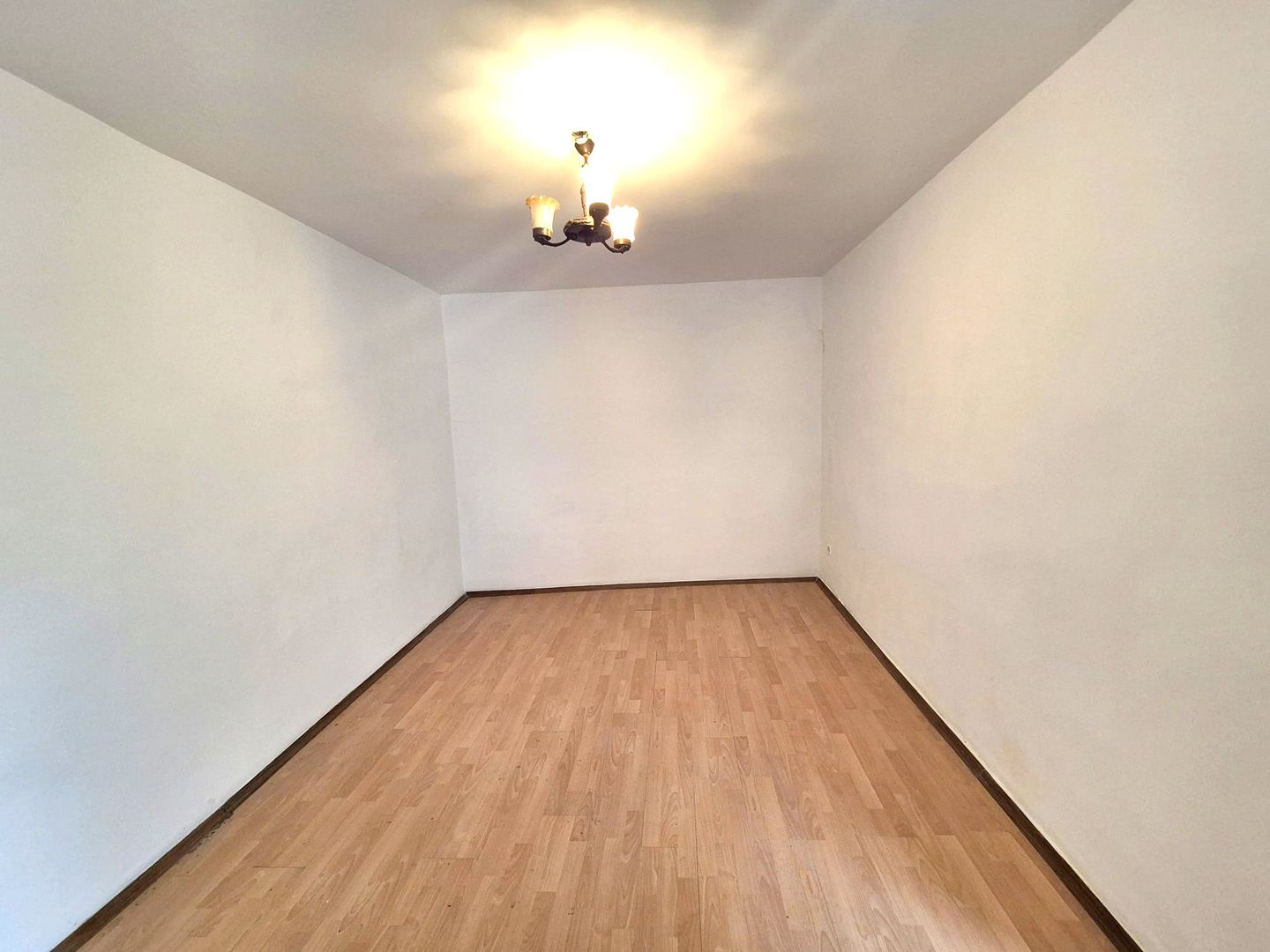 Casa de vanzare pretabila locuinta sau afacere | 13 Septembrie - Poză 7