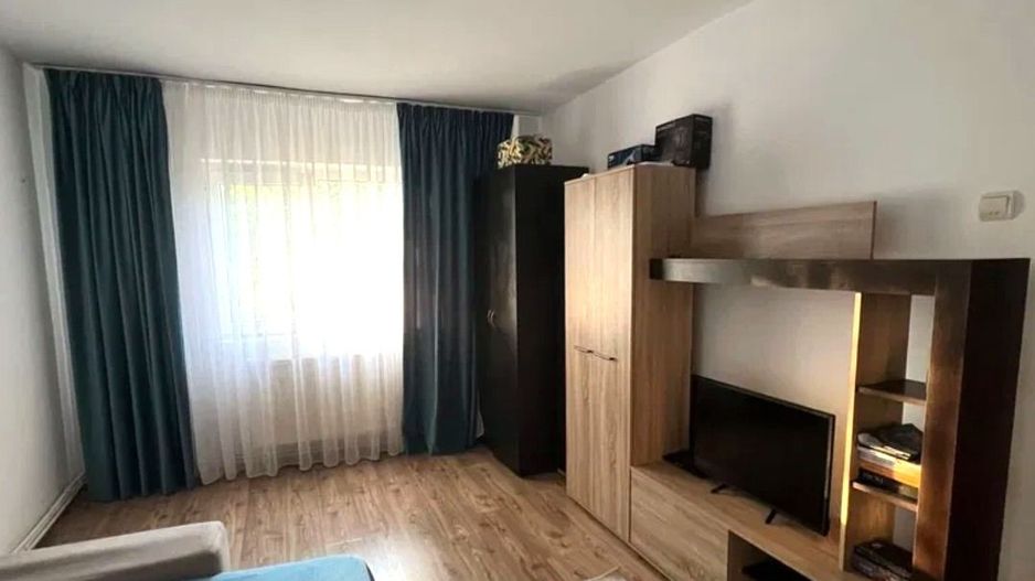 Garsoniera centrala proprie bloc 1980 Gorjului, Lujerului - Poză 1