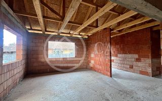 Teren si casa la rosu de vanzare in Biharia, Bihor - Poză 2