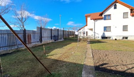 Casa Sibiu cu pivnita si garaj, curte mare