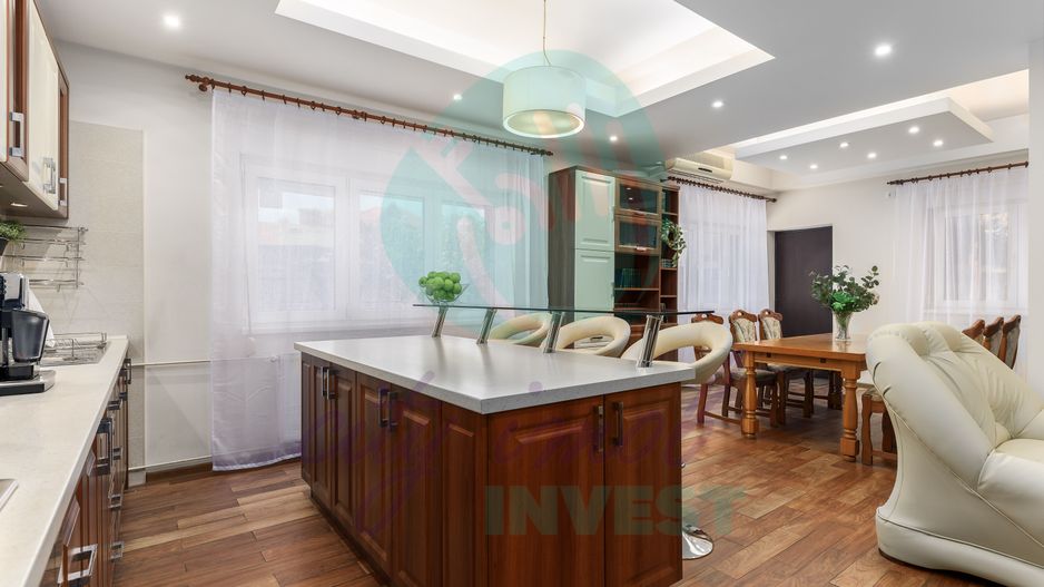 Vilă spațioasă cu curte superbă lângă Parcul Circului - Poză 4