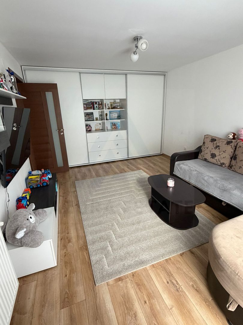 Apartament 2 camere etaj 2 cu 2 balcoane si parcare in Arhitectilor - Poză 2