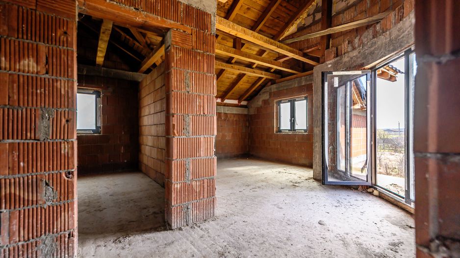 REZERVAT! Casă la roșu cu teren de 752 mp, Mandruloc. Arad - Poză 8