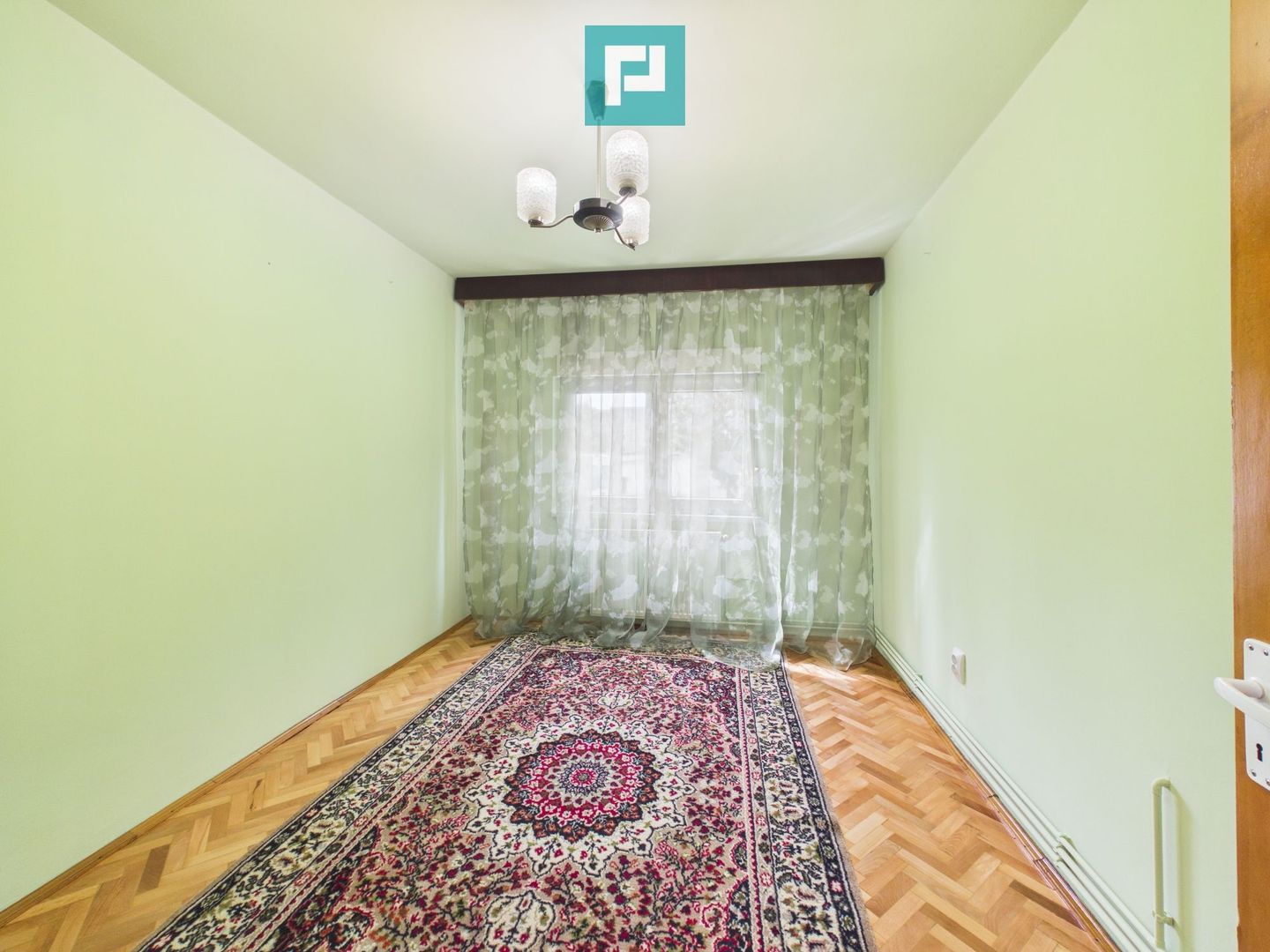 Apartament cu 5 camere în zona Polivalentă - Poză 8