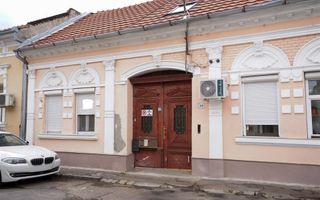 CASA LA CURTE COMUNA ZONA CENTRALA - Poză 1