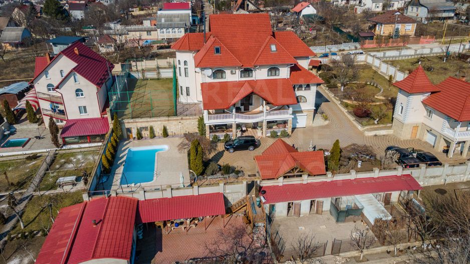 Vânzare casă de lux, 700 mp + 22 ari, situată în Tohatin - Poză 21