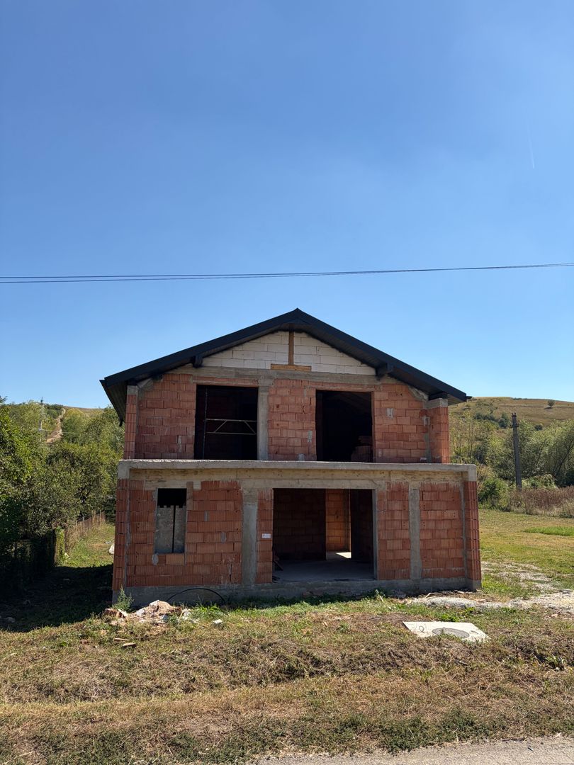 Casă cu predare de autorizatie | 147 mp utili | teren 1400 mp Corpadea - Poză 4