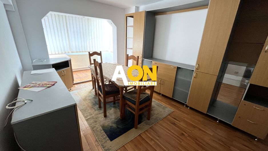 Apartament 3 Camere, Etaj 1, Zona Cetate - Poză 1