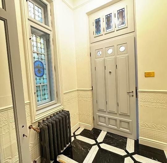 Apartament in vila  - renovat lux , 4 camere - Poză 2