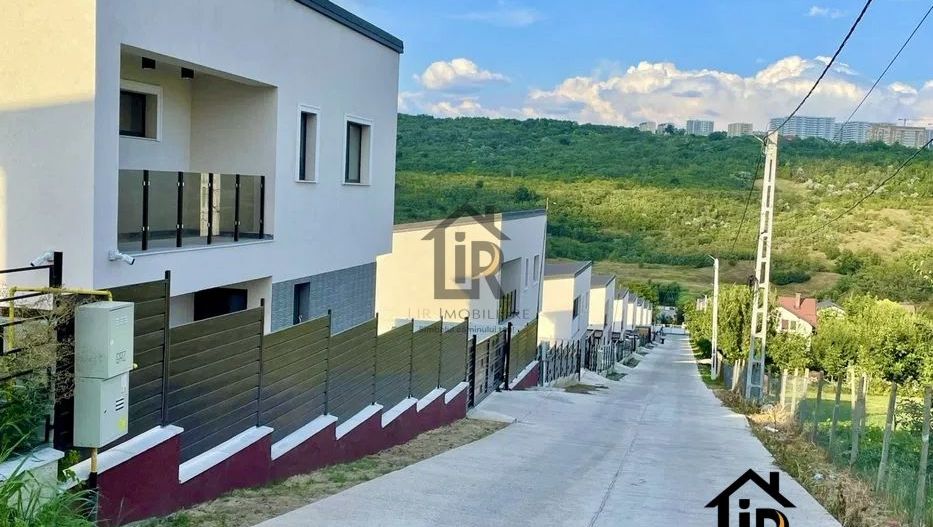 Casa 4 camere Pacurari Rediu - Poză 1