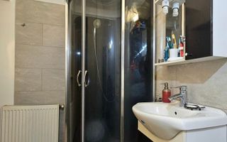 Oportunitate - Apartament cu trei camere in vila, zona Tractorul 70 mp - Poză 10