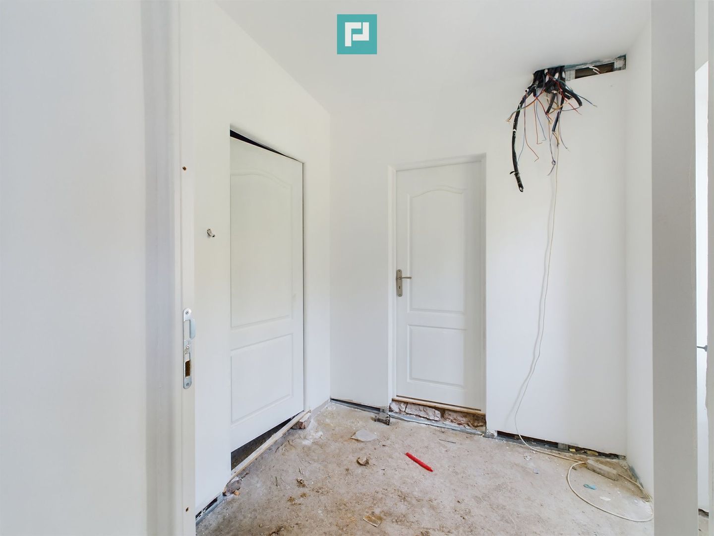 Apartament 2 camere la curte comună - Poză 19