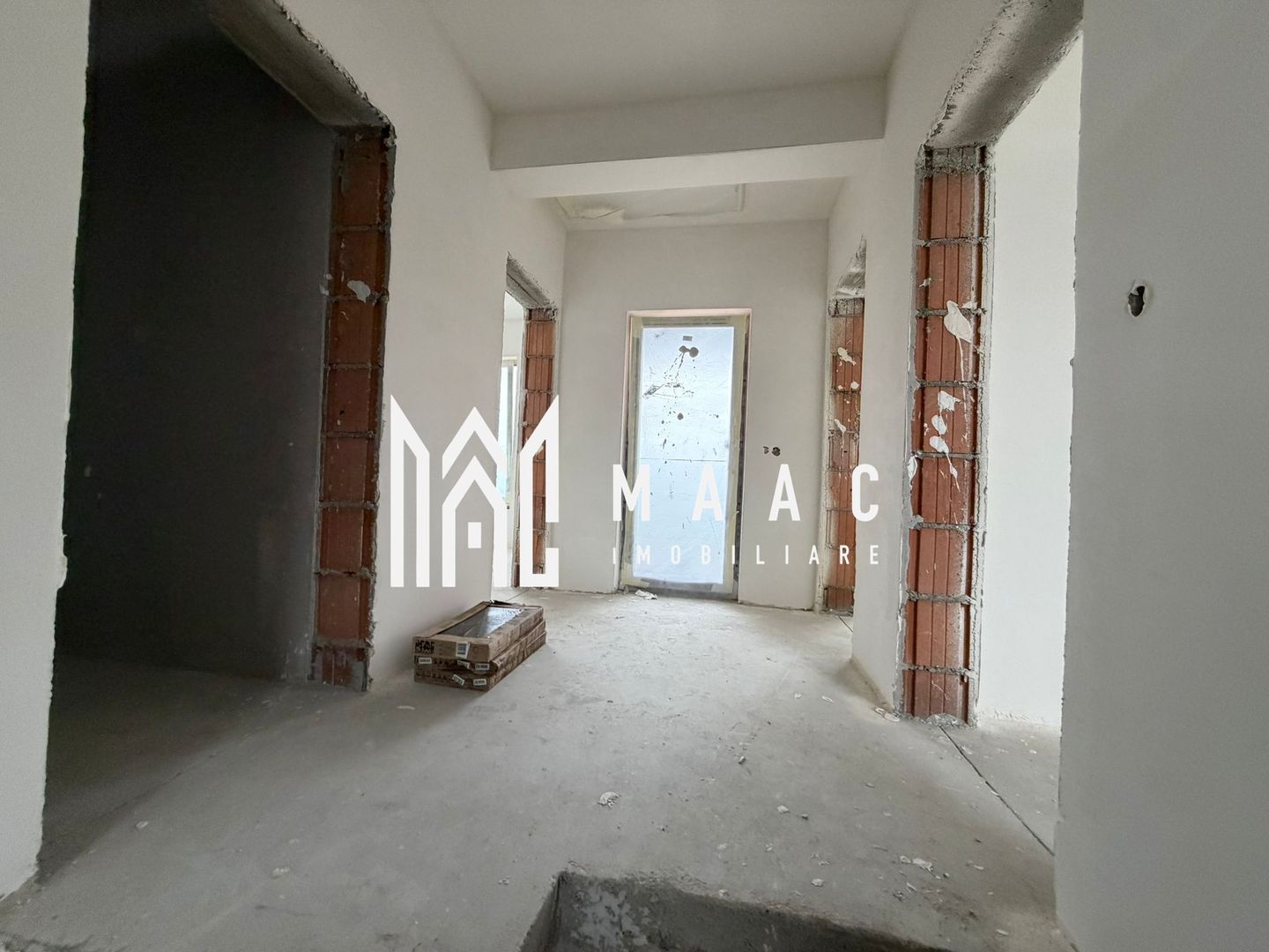 Casă Tip Duplex | 4 Camere | 2 Balcoane | Terasă | Șura Mică - Poză 10