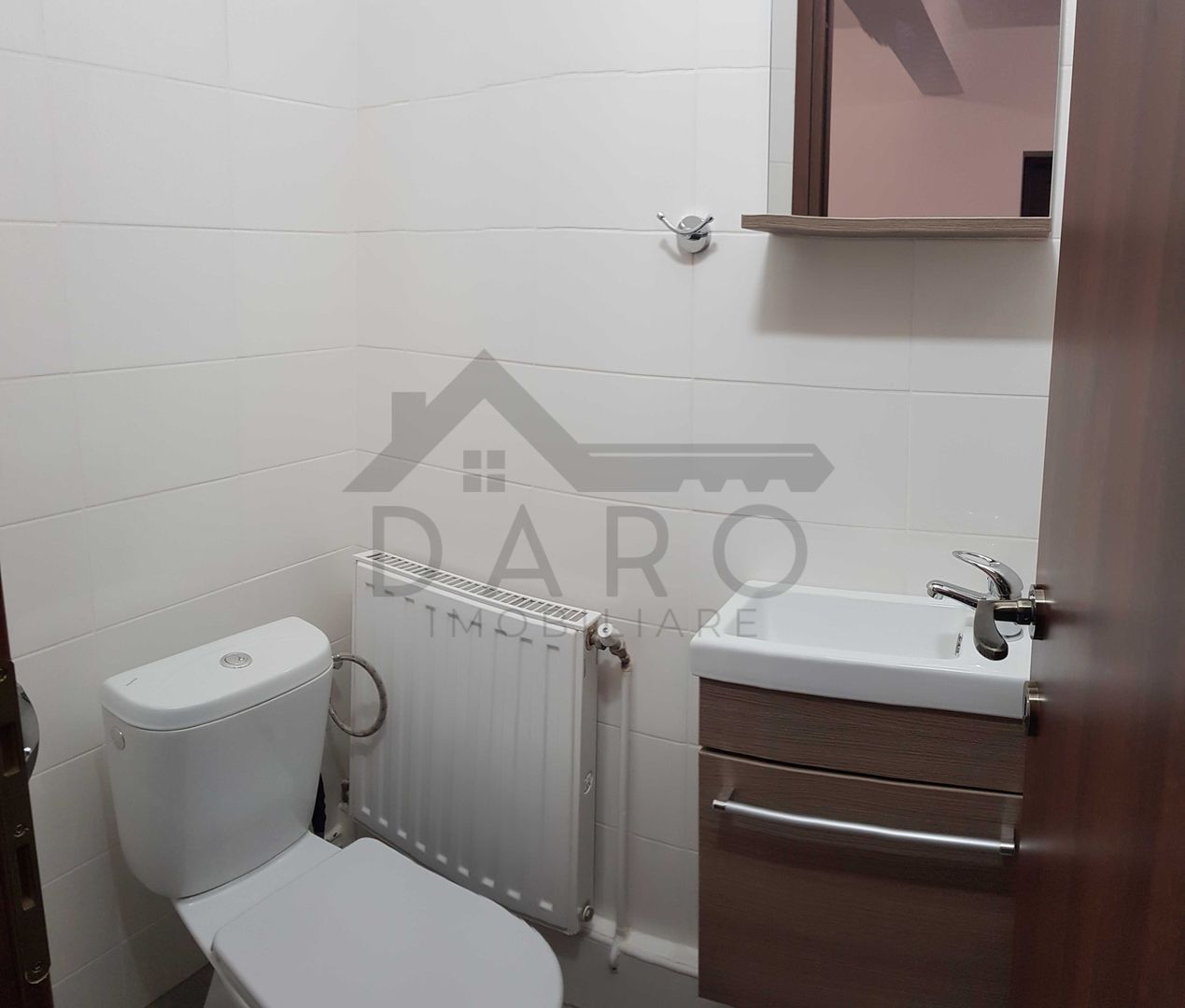Închiriez apartament 4 camere zona rezidențială - Poză 8