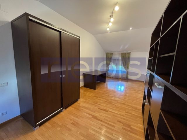 Vila spatioasa 6 dormitoare | gradina | Garaj - Poză 19