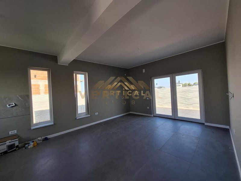 PROMOTIE!!! Casa de vanzare la 3 min de bld principal - Poză 4