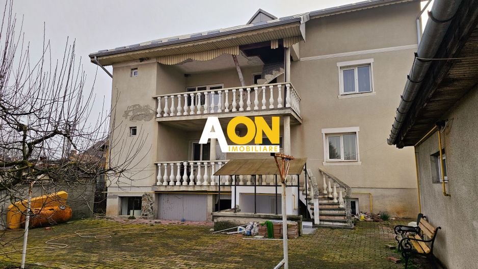 Casa 10 camere, 878 mp teren, toate utilitatile, Barabant - Poză 1