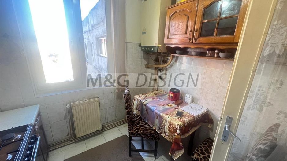 3 camere decomandat etaj 4/10 Dambovita centrala proprie - Poză 3