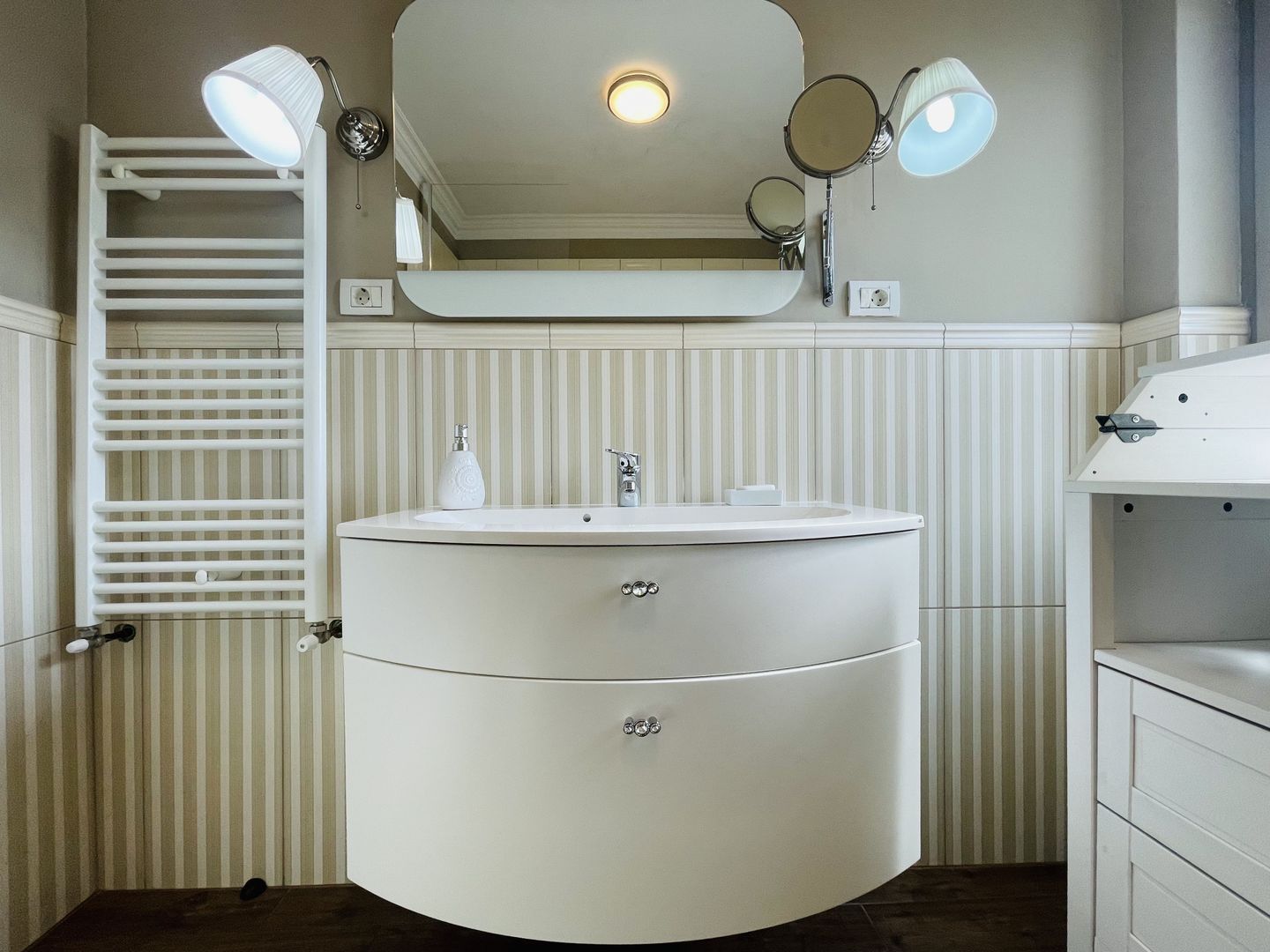 OFERTA REZERVATA - De inchiriat Casa cu Garaj - Segmentul Lux - Dumbravita - Poză 40