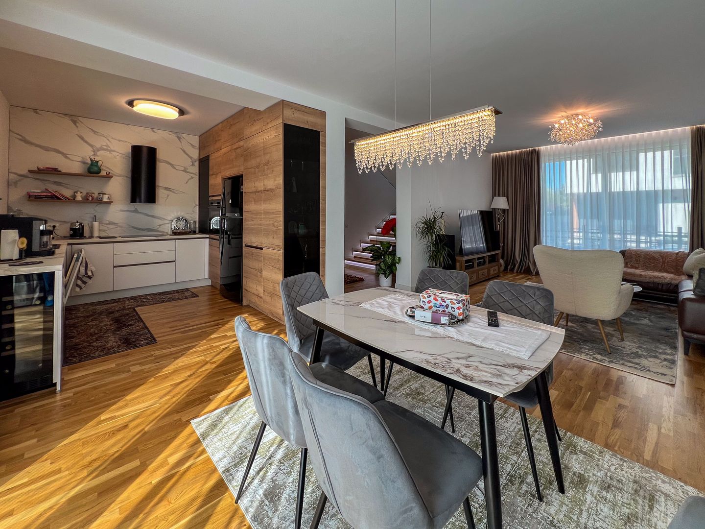 Vilă individuală elegantă, complet mobilată și utilată, lângă parcul și pădurea din Corbeanca - Poză 6