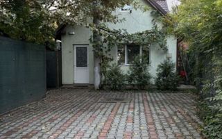 Casa cu 2 camere, curte și parcare, în zona Pod Bucium, Iași - Poză 1