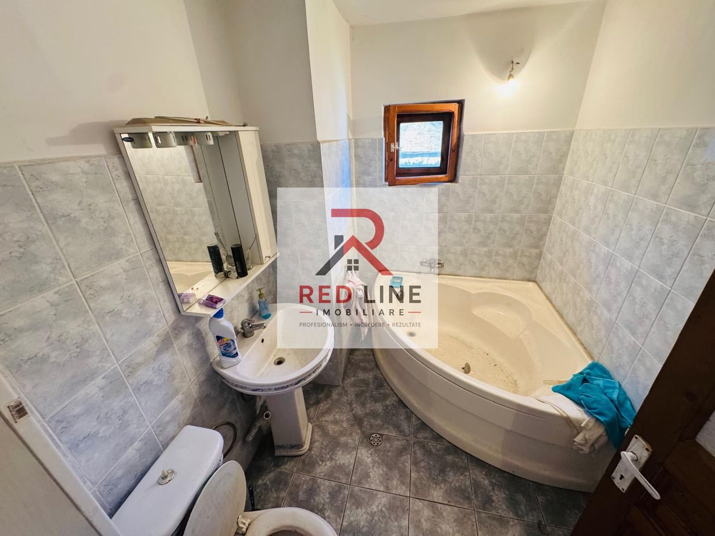 Vilă impunătoare, construcție solidă D+P+E+M, 430 mp – pretabilă pensiune - Poză 9