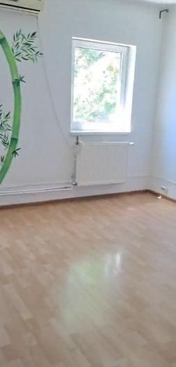 Apartament in vila // Piata Dorobanti // Singur pe etaj - Poză 2