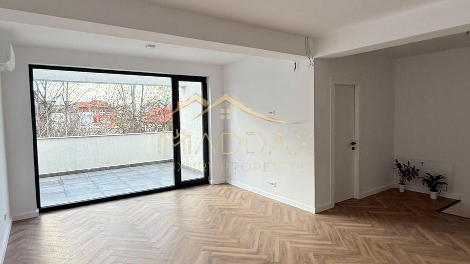 Vilă **6 camere  **451mp // Zona Iancu Nicolae - Poză 21