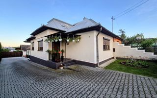 0% Comision | Casă la calcan | 570 mp teren I zona Bai - Poză 1