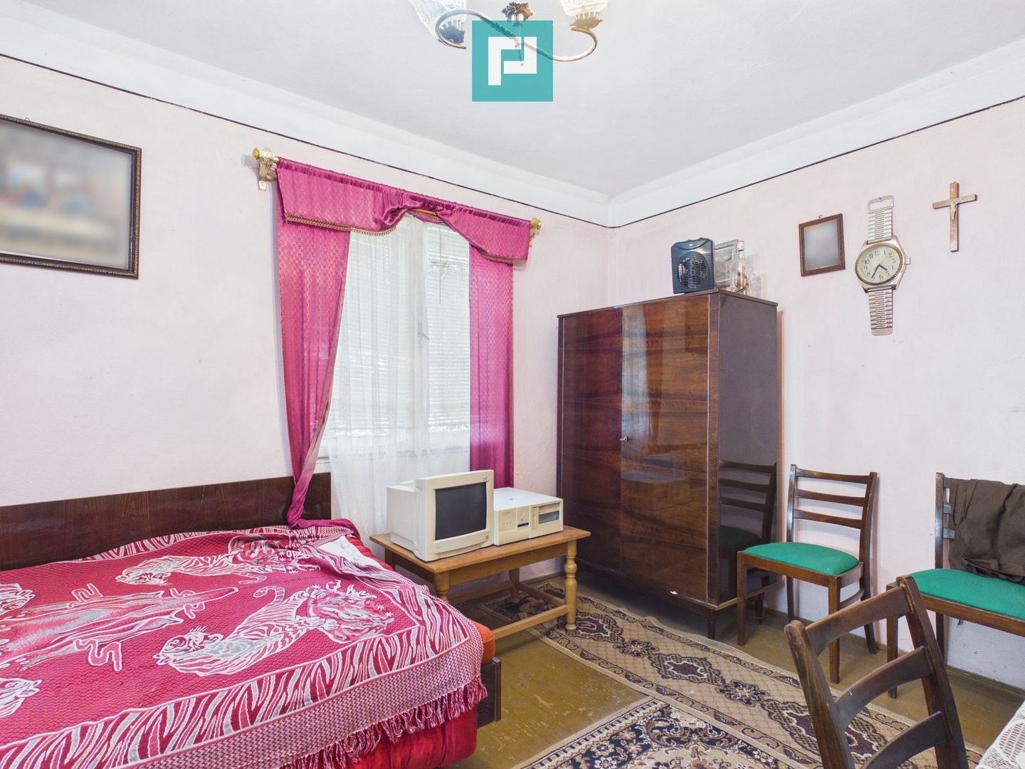 Casă cu 4 camere și teren de 2880 mp în Fiscut - Poză 4