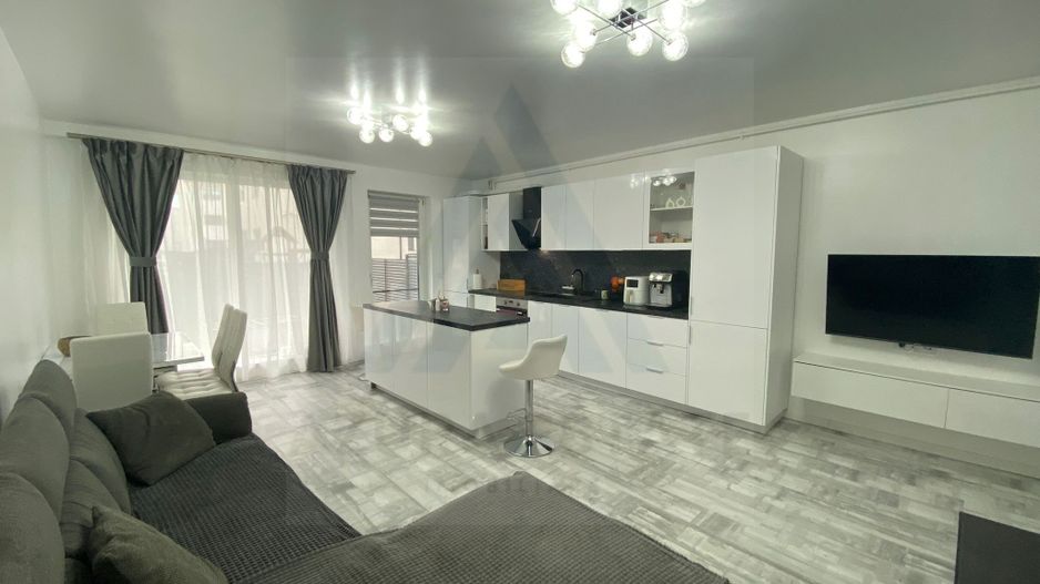 Apartament 3 camere 2 bai curte 85 mp 2 locuri de parcare in Selimbar - Poză 1