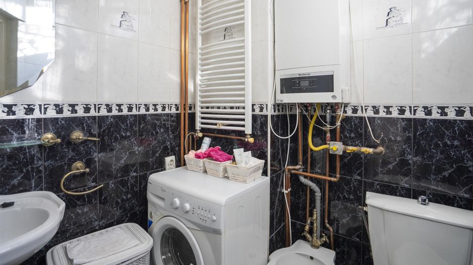 Apartament ULTRACENTRAL cu loc de parcare - Poză 4