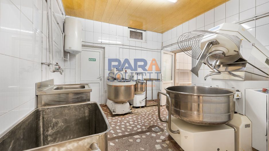 Spațiu de producție cu dotări complete: brutărie, patiserie și magazin - Poză 9