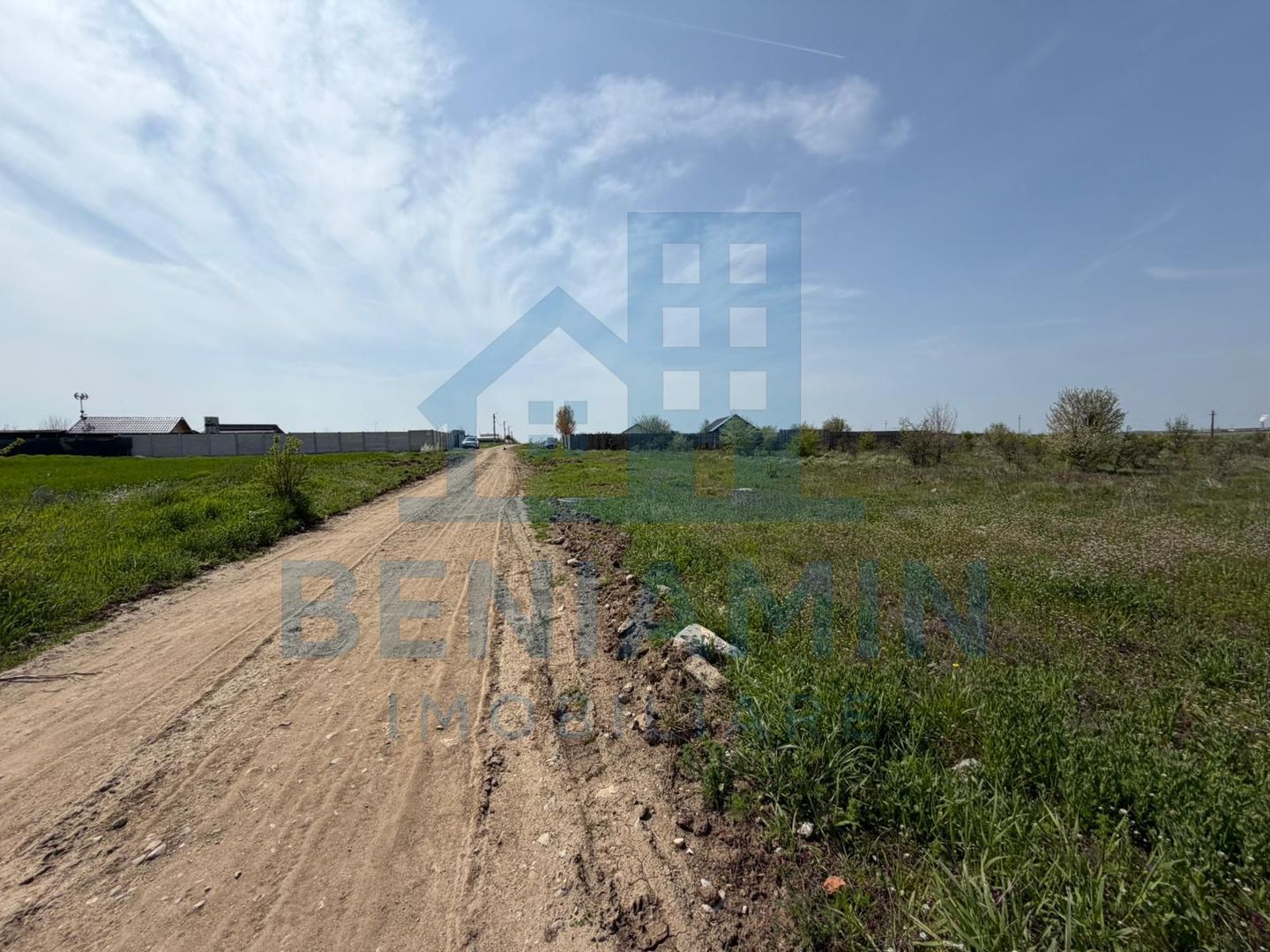 Teren intravilan zona Aeroport-800mp-28.000 euro-Deschidere 20x40m - Poză 3