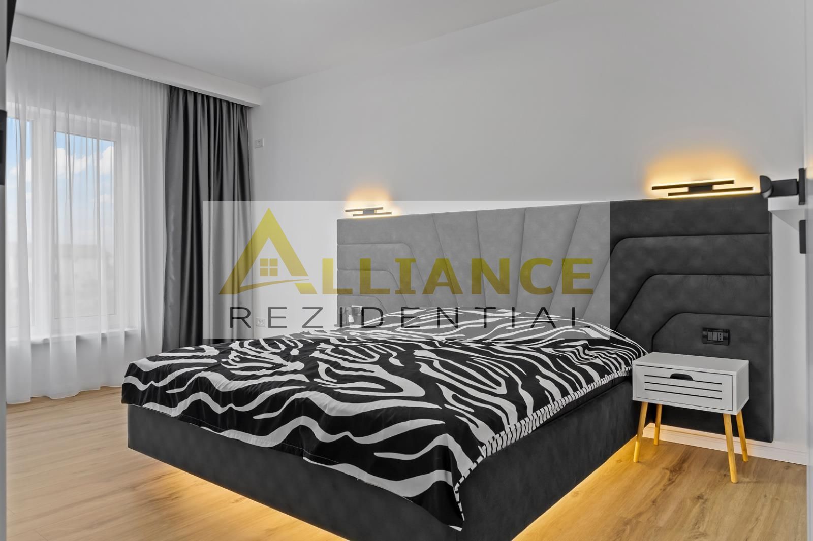 Casa individuala || P+1E+POD || 4 camere - 3 bai  || 300 mp teren || - Poză 17