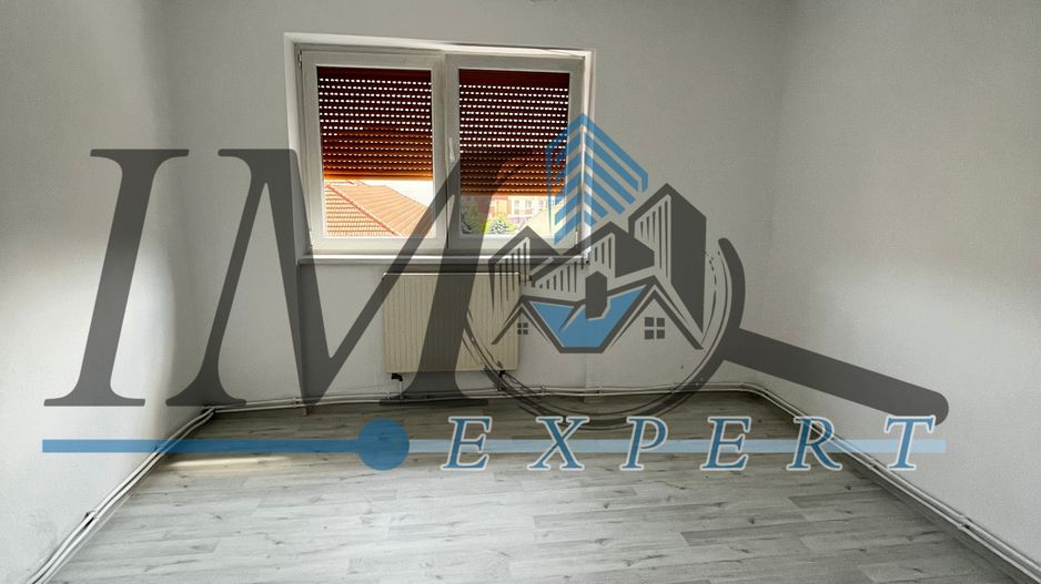 Apartament renovat de vânzare in Sebeș - Poză 1