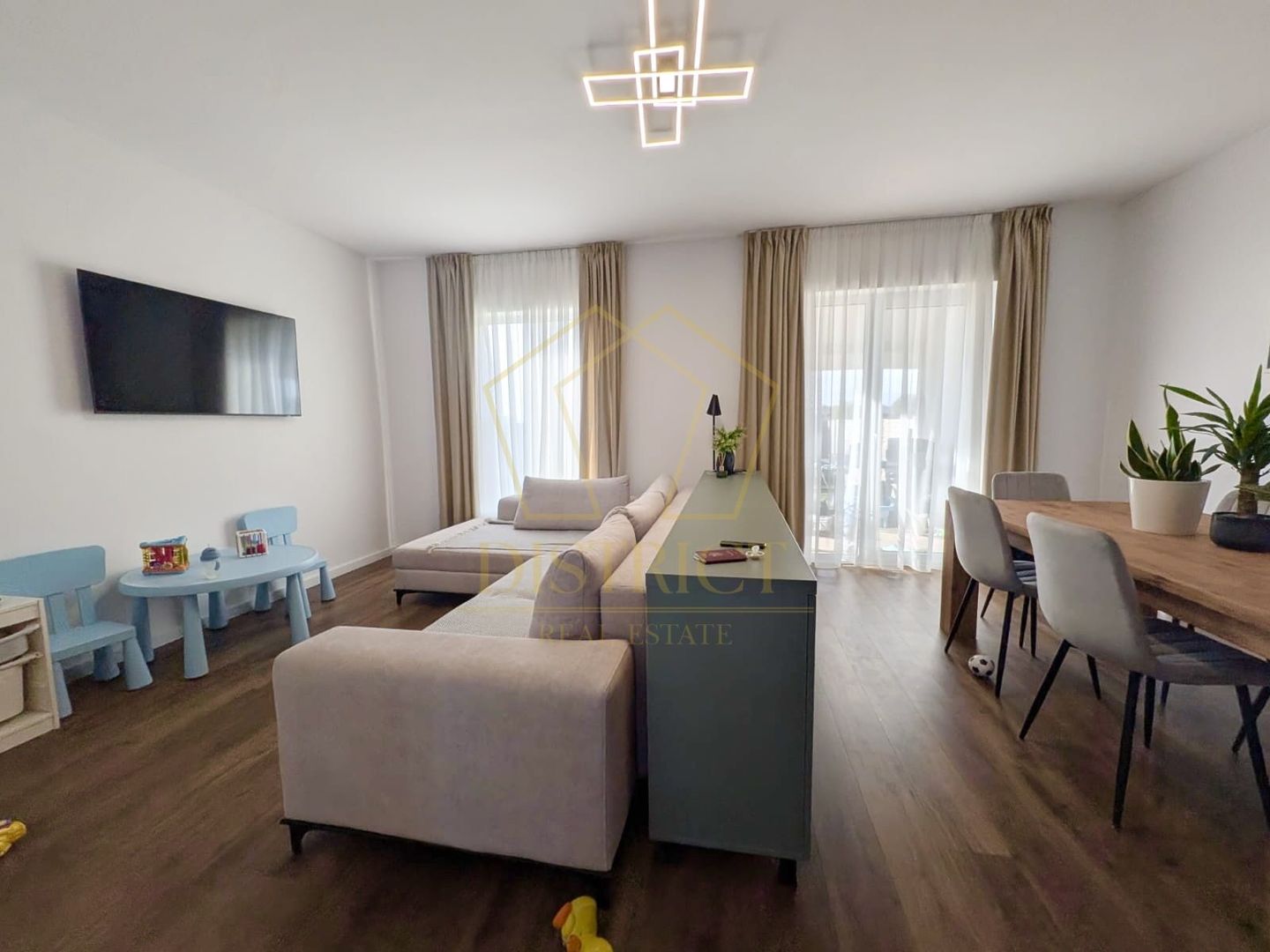 Duplex modern cu 4 camere | Giroc | Restaurant Daf - Poză 1