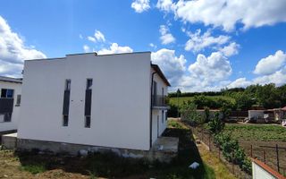 Casa la cheie cu 4 camere 2 bai curte 185 mp liberi pe Calea Cisnadiei - Poză 2