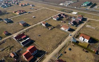 Loc de casa 500 mp în Curtici - Poză 4