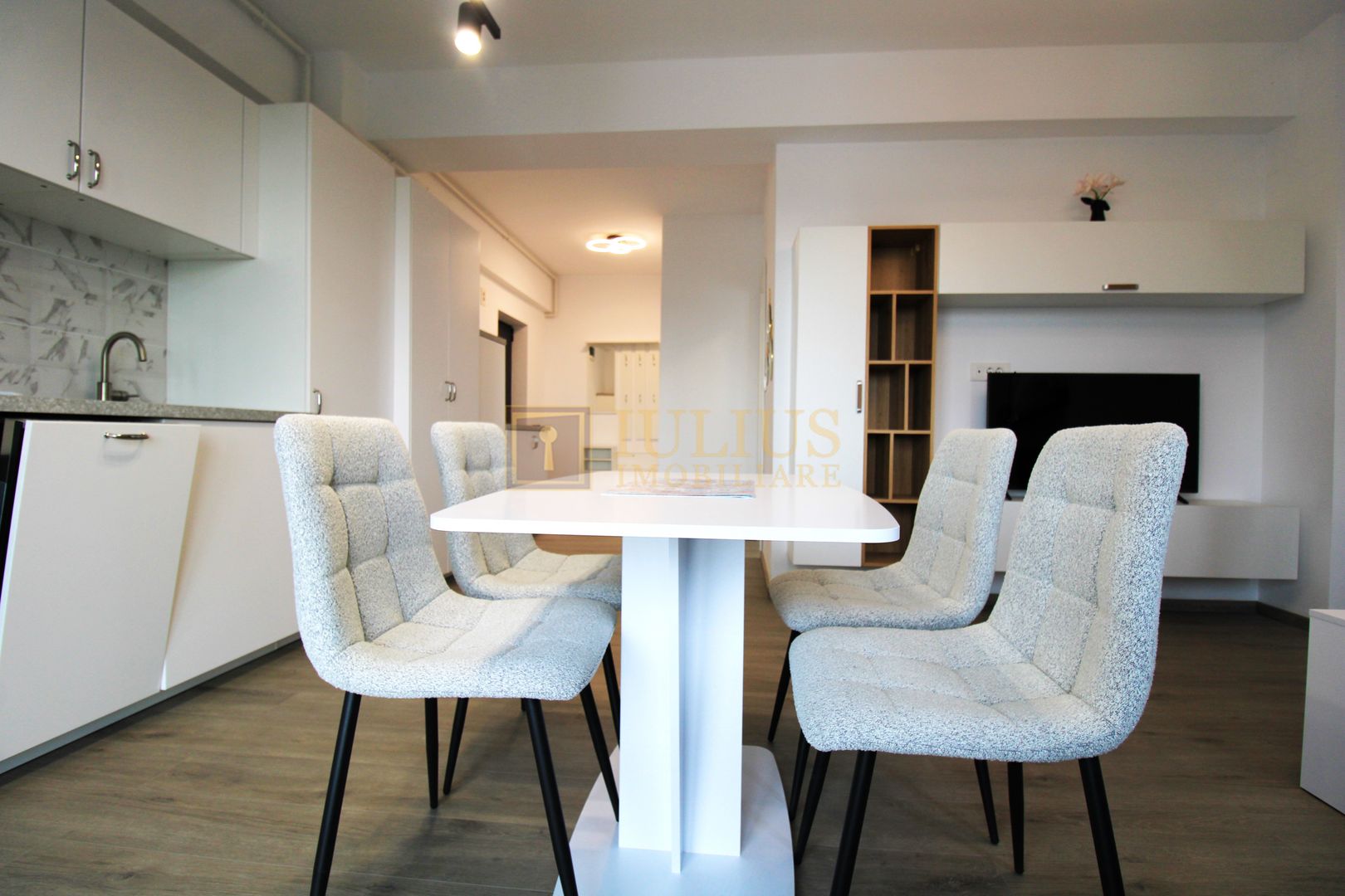 bloc nou, parcare, prima închiriere -Aradului - Poză 11