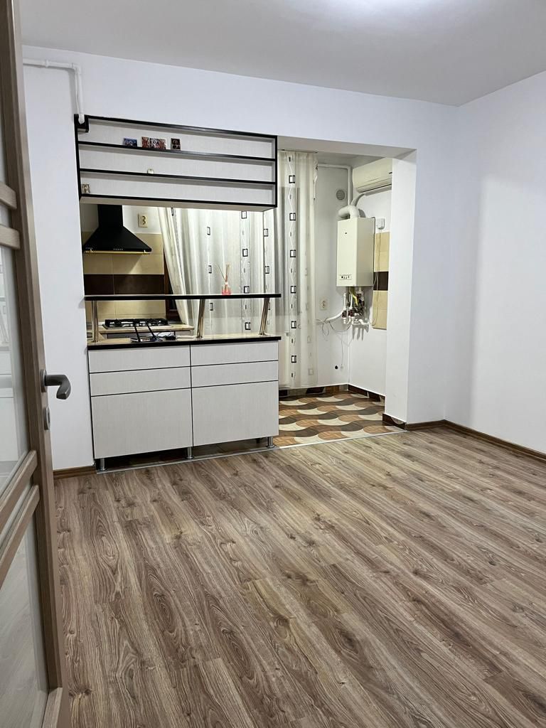Apartament 2 camere de vanzare Cartier Latin - Poză 1