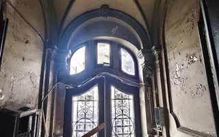 Casă cu farmec istoric în zonă protejată Rosetti, ideală pentru restaurare - Poză 14