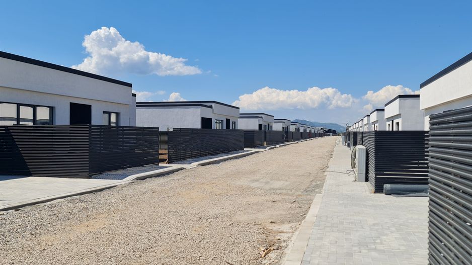 Casa 4 camere un nivel finalizata intabulata cartier Izvor Tarlungeni - Poză 1