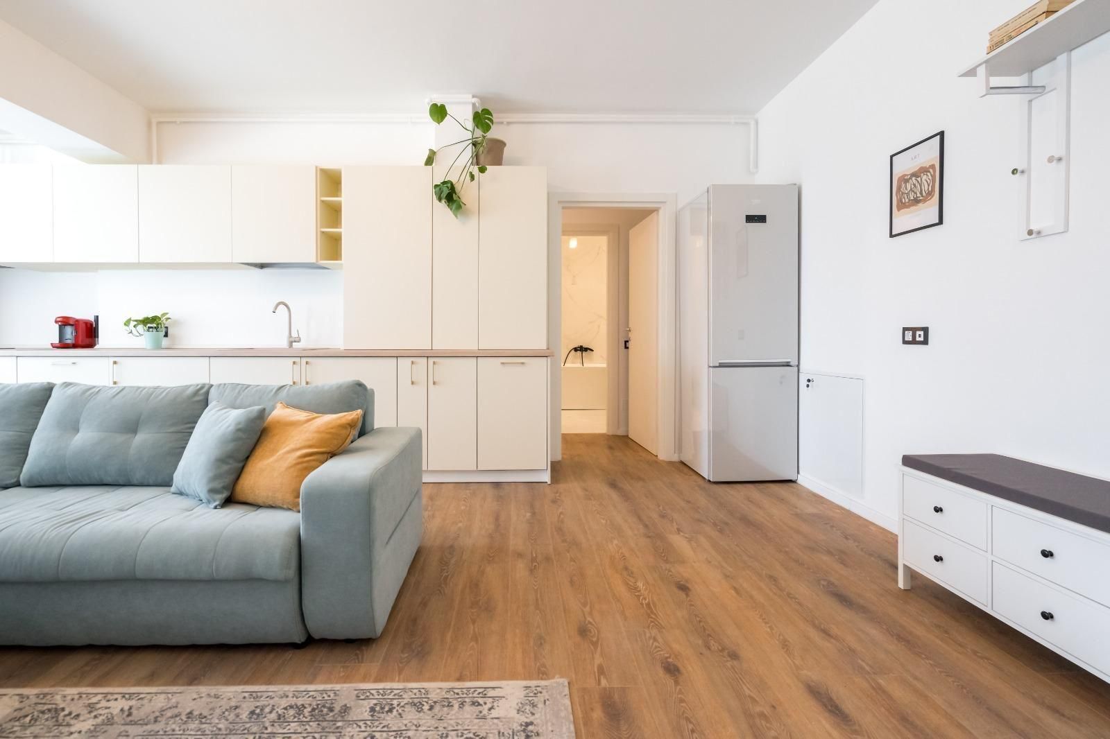 Inchiriere apartament 3 camere | Parcare inclusa | Sisesti - Poză 3